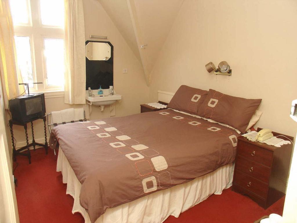 Awentsbury Hotel Near Birmingham University 객실 사진